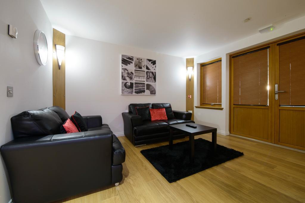 Zinn Apartments - City Centre Абердин Экстерьер фото